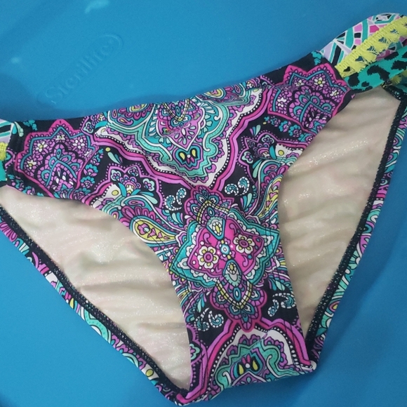 Neon, animal print, tassels, mandalen print bikini - Picture 4 of 7